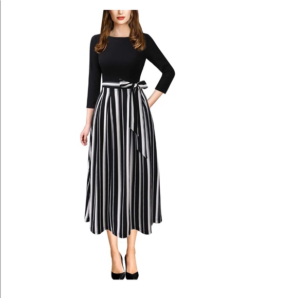 vF show Dresses & Skirts - NWT VF show Pockets Casual A-Line Midi Dress